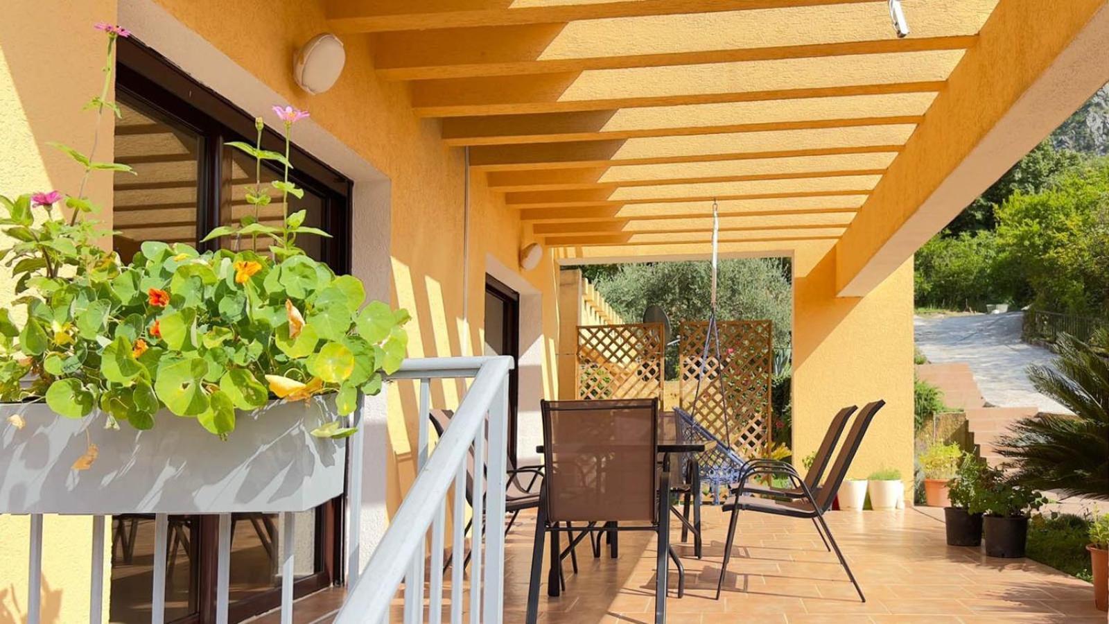 Villa Risan Apartments Bagian luar foto