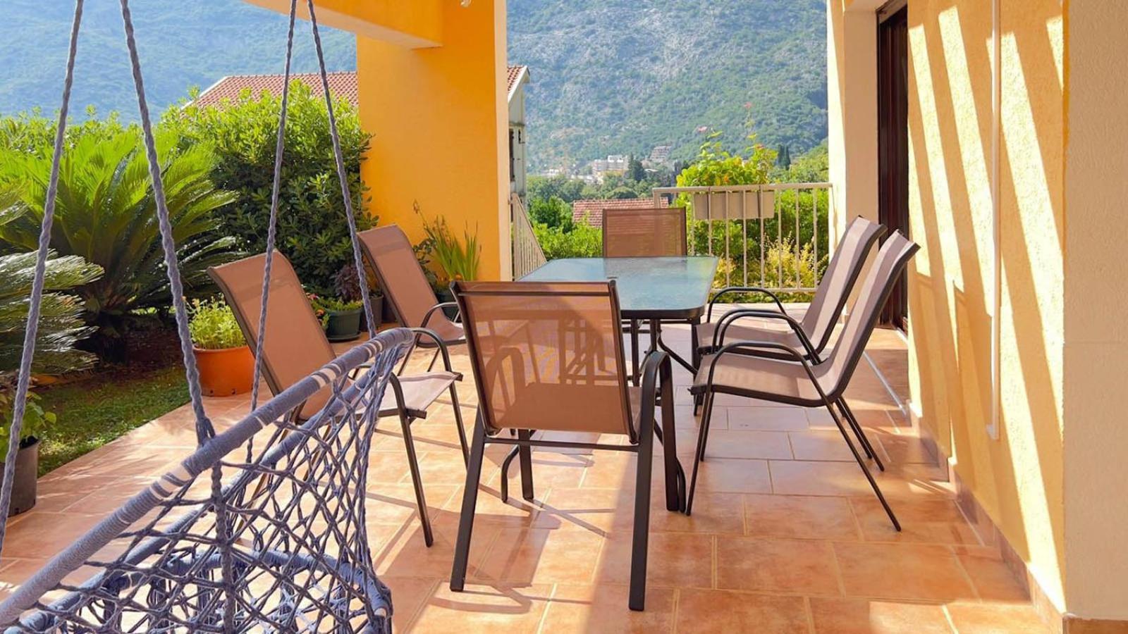Villa Risan Apartments Bagian luar foto