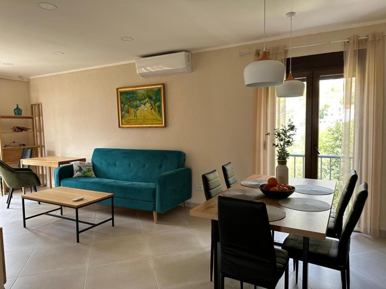 Villa Risan Apartments Bagian luar foto