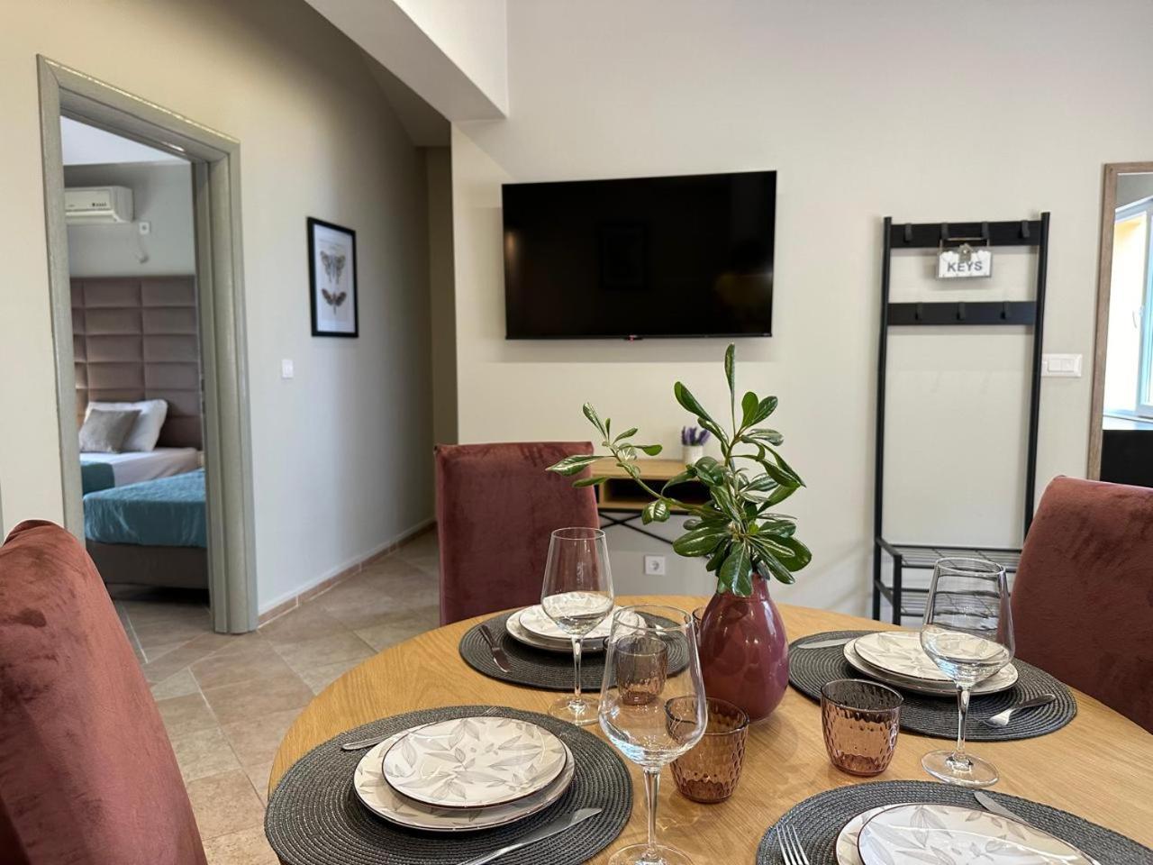 Villa Risan Apartments Bagian luar foto