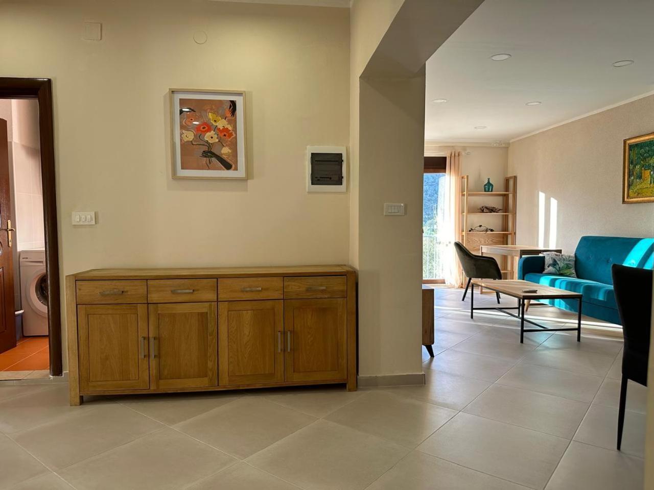 Villa Risan Apartments Bagian luar foto